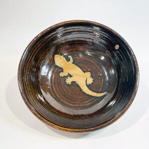 Crutchfield Pottery Bowl brown glaze with gecko lizard 9.5" in diameter